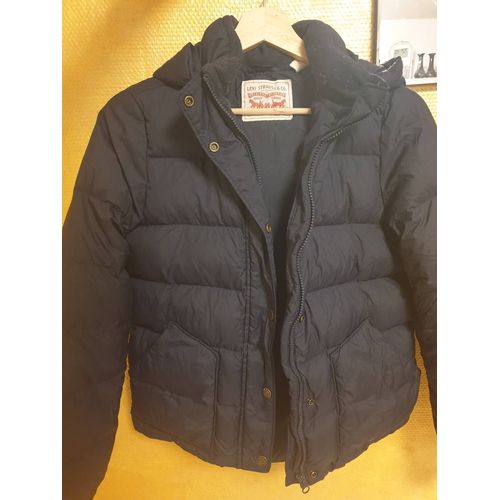 Une Veste Levis Pour Fille S
