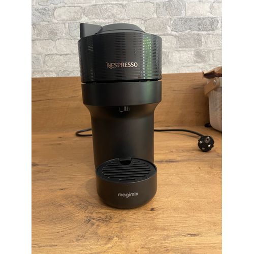 Nespresso pop vertuo avec 6 boites de capsule incluse