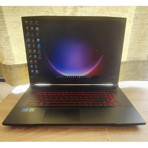 MSI Katana GF76 11UC 17.3" Intel Core i7-11800H - 2.3 Ghz - Ram 8 Go - SSD 512 Go