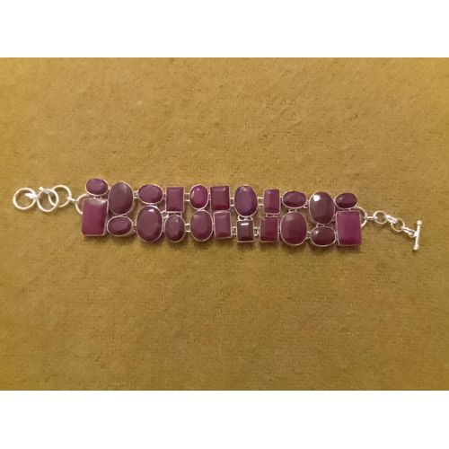 Bracelet En Acier Et Rubis Rouges Polis