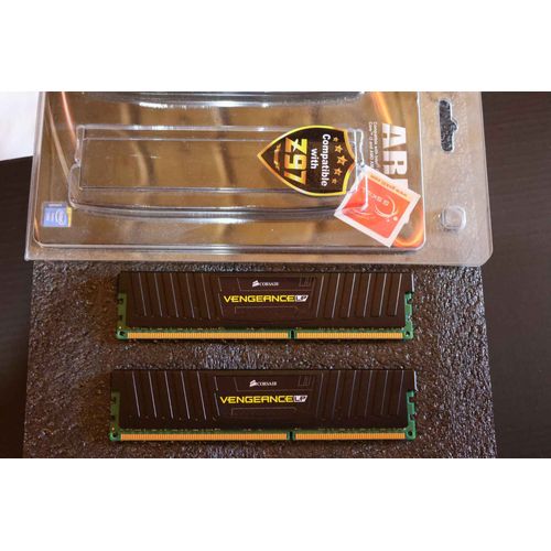 Mémoire vive Corsair DDR3-1600 2*4 Go pour PC de bureau