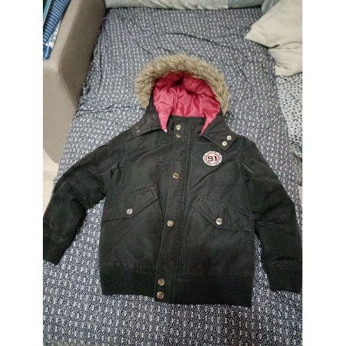 Blouson Noir Garçon 8 Ans Un Peu Décousu Bas Capuche Sinon Très Bon État