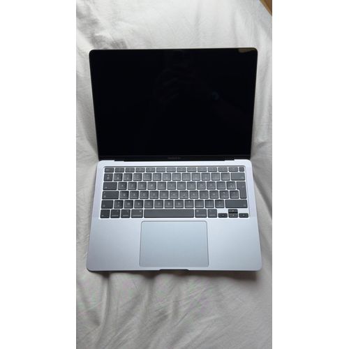 Apple MacBook Air 2020 - 13" Intel Core i7 - 1.2 Ghz - Ram 8 Go - SSD 256 Go - Gris sidéral