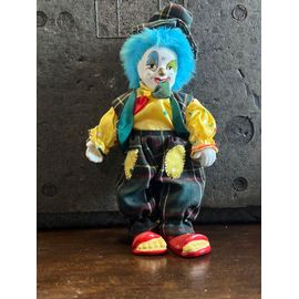 Poupée en porcelaine clown