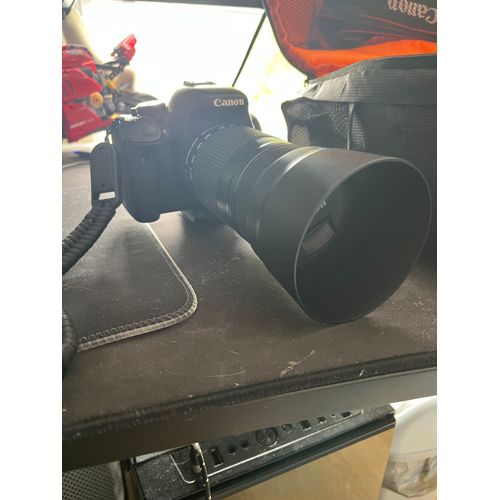 Canon eos 600D 18 mpix + Objectif Canon 50mm IS STM + Objectif Canon 55-250mm IS STM