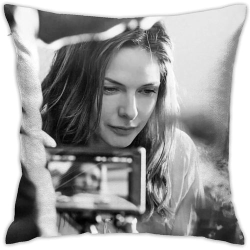 Rebecca Ferguson Housses De Coussin Taies D'oreiller Housse De Coussin Douce Coussin Décoratif Canapé Voiture Taie D'oreiller Carrée Pour La Décoration De Lit À La Maison (18x18 Pouces)