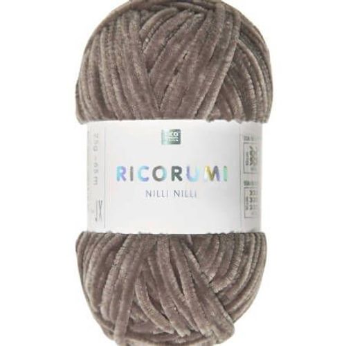 Pelote Ricorumi Nilli Nilli : La Chenille Polyester Pour Des Amigurumis Élégants - 25 Gr - Rico Design 023 Marron Praliné