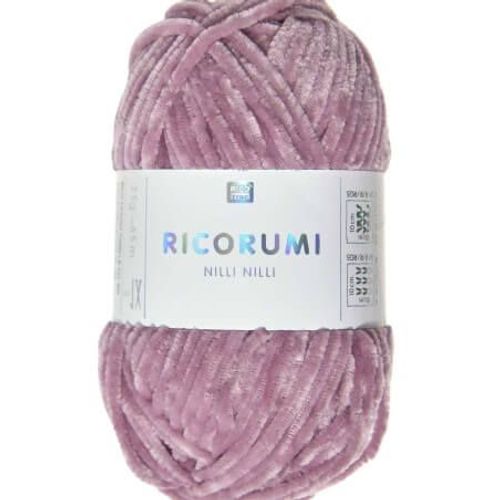Pelote Ricorumi Nilli Nilli : La Chenille Polyester Pour Des Amigurumis Élégants - 25 Gr - Rico Design 010 Violet Baie