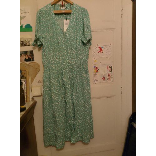 Robe Longue Verte À Fleurs Blanches 40 L Deeluxe Neuve.