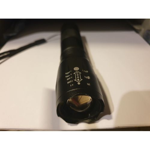 Torche De Poche Ultra Puissante