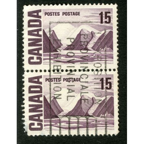 Deux Timbres Oblitérés Canada, Postes Postage 15