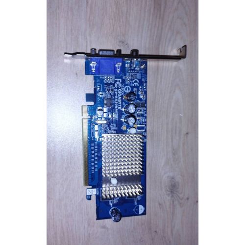 Carte graphique Pci-Express Gigabyte ATI RADEON X300SE 128mo GV-RX30HM128T