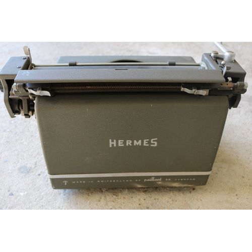 Machine A Ecrire De Collection Hermes
