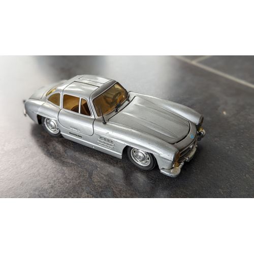 Voiture Miniature 1 :24 Mercedes 300 Sl - Revell-Revell