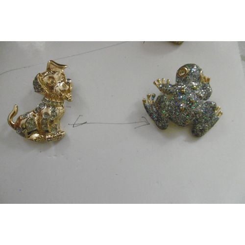 Broche Métal Doré Et Argenté Épingle Doré Lot De 2  " Chien  Et Grenouille " Look De Folie