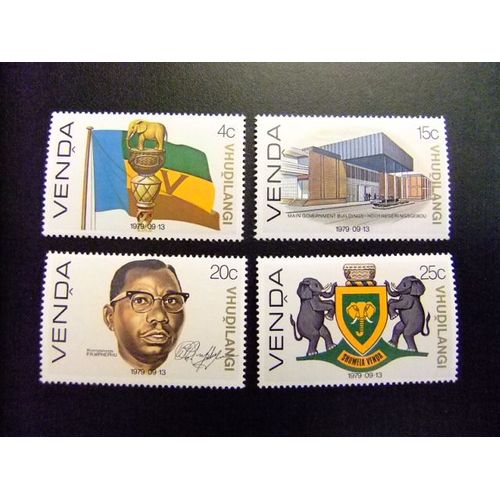 48 Venda 1979 / Indépendance ( Drapeau, Armoiries Du Président ) Yvert 1/4 Mnh