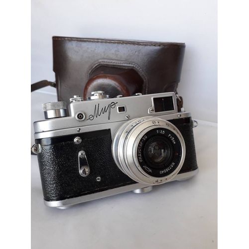 APPAREIL RUSSE KMZ MIR avec objectif INDUSTAR 50 3.5/50mm et sac