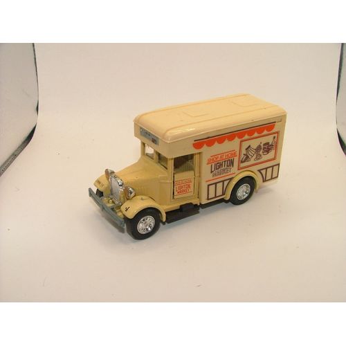 1/43 Welly N° 9350 - Camion Ford 1930 - Lighton Market