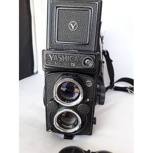 APPAREIL YASHICA MAT 124G