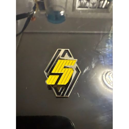Pins Renault 