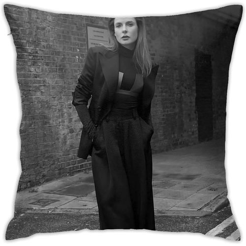 Rebecca Ferguson Housses De Coussin Taies D'oreiller Housse De Coussin Douce Coussin Décoratif Canapé Voiture Taie D'oreiller Carrée Pour La Décoration De Lit À La Maison (18x18 Pouces)