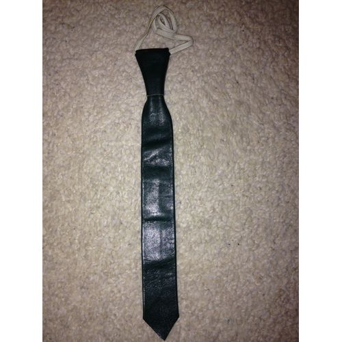 Petite Cravate Enfant Garçon Vert Foncé En Cuir Véritable Idée Cadeau
