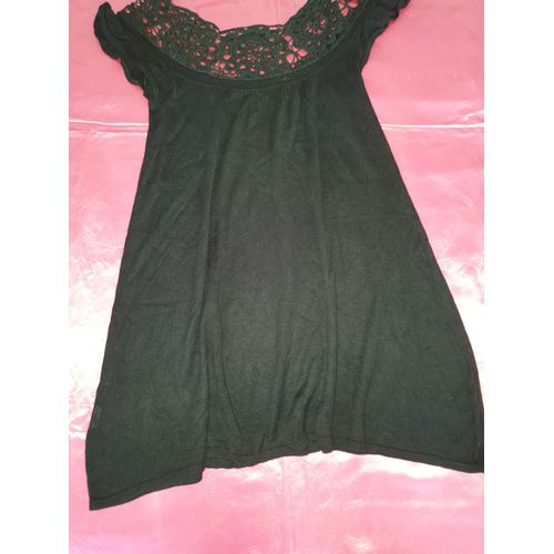 Pull Léger Noir Manches Courtes Encolure Dentelle