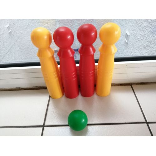 Lot De 4 Quilles Et Balle