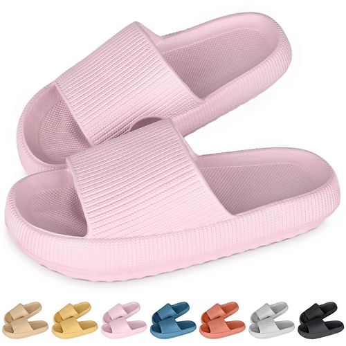 Des Pantoufles Douillettes Et Des Claquettes Douces, Des Chaussures Schlappy Confortables Pour La Détente À L'intérieur