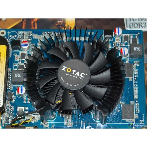 Carte graphique ZOTAC GeForce GT220 256M GDDR3 128bit PCI Express 2.0 16X 1800MHz