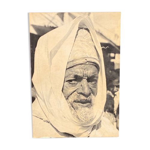 Photographie Abdeslam Khelil Alger Algerie homme habit traditionnel noir
