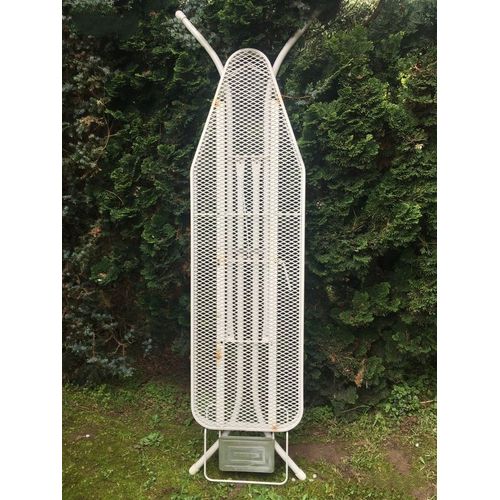 TABLE à REPASSER DE GRANDE MARQUE : BRABANTIA