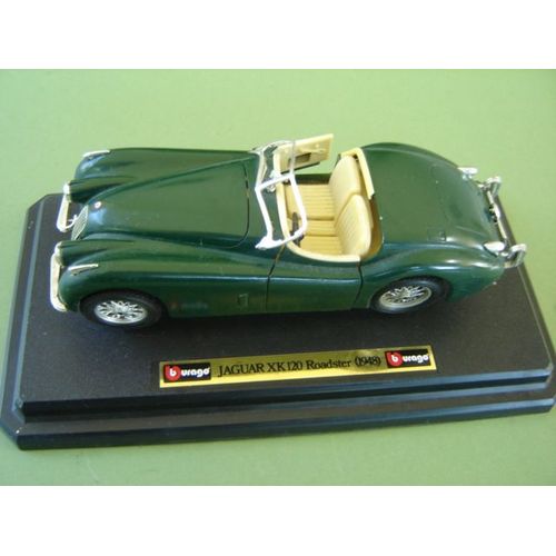 BURAGO Auto Miniature " JAGUAR XK Roadster 1948;1/24e livré sur socle sans boîte