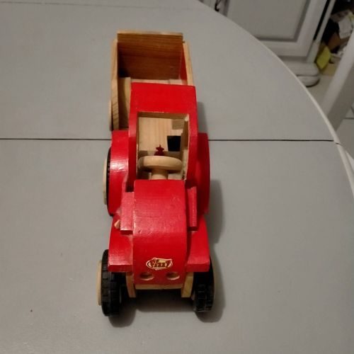 Jouet tracteur avec remorque