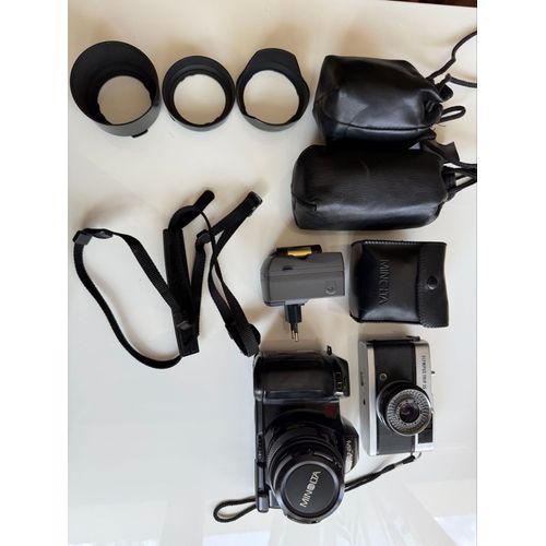 Minolta Dynax 7000i + 2 objectifs + flash + batteries + chargeur – Pack complet argentique