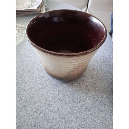 cache pot rond en céramique beige et marron