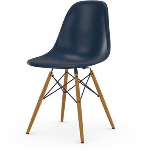 Vitra - Chaise Eames En Fibre De Verre Dsw - Navy Blue - Frãªne Couleur Miel  - Bleu