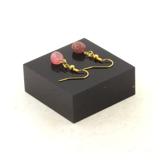 Boucles D'oreilles 1 Perle Strawberry Quartz De Madagascar En Acier Fabriqué En France.