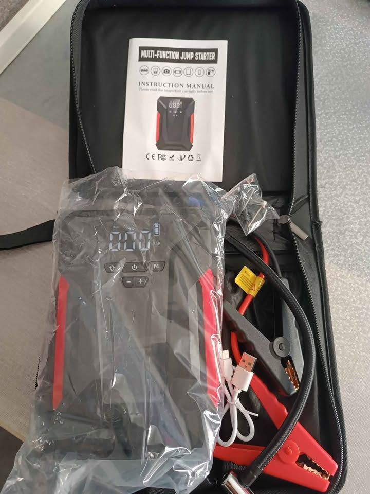 Booster Batterie Voiture 4-En-1 - Démarreur + Compresseur + Batterie + Lampe