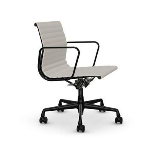 Vitra - Chaise En Aluminium Ea 117, Structure Polie, Roulettes Souples Pour Sols Durs - Noir Profond - Cuir/Plano - Snow/Blanc - Roulettes Pour Tapis De Sol - Blanc