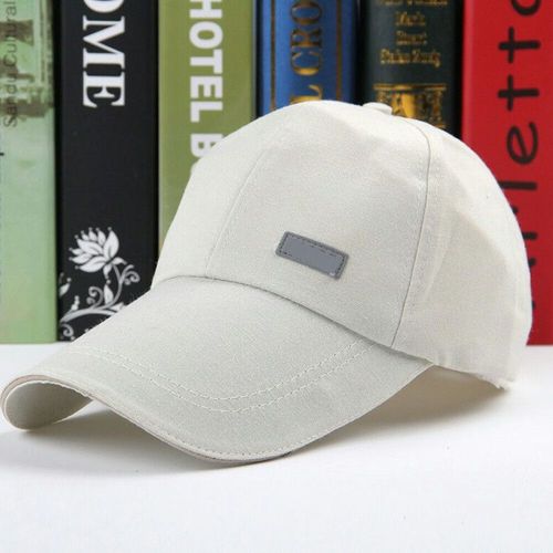 Une Casquette De Baseball Blanche Pour Homme D'une Taille De 58 Cm Et D'un Bord Réglable De 9 Cm, Utilisée Pour Les Sports De Plein Air Ou Les Voyages