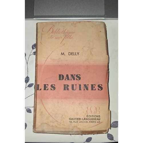 Dans Les Ruines