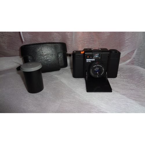 Minox 35 mL + pellicule 35 mm + pile + housse