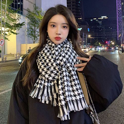 Automne Hiver Écharpe Femmes Noir Blanc Plaid Imprimé Écharpe Gland Garniture Épais Chaud Châle Polyvalent Longue Écharpe Wrap