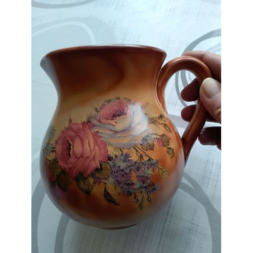 Cruche vase décoratif avec motif de roses