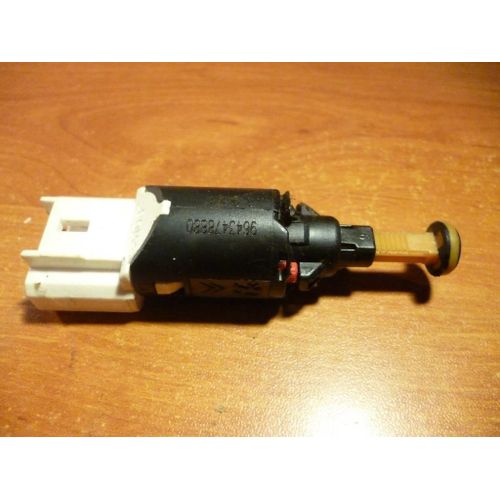 Interrupteur Des Feux De Stop Citroen C2 C3 C5 Peugeot 206 307 607 Ref/9643478880