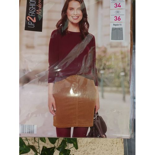 Jupe Courte En Velours T 36 Couleur Marron Marque Up2fashion Modern Neuve