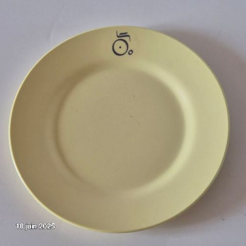Assiette De Collection Coraline En Mélaminé , 203, Avec Le Logo Les Petits Chariots, L'Iem Valençay