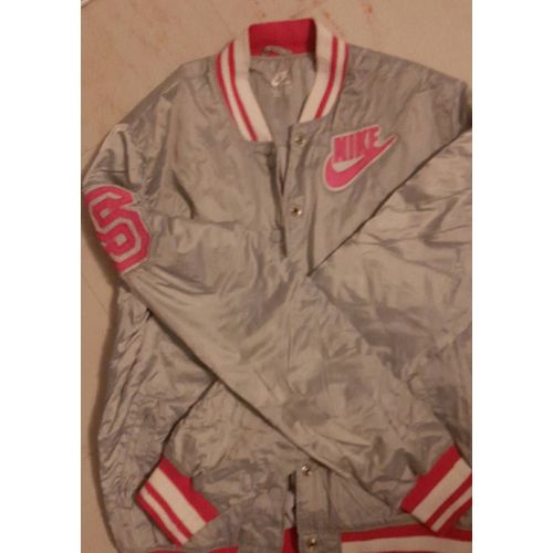 Veste Nike Vintage Pour Fille En Trés Bonne État