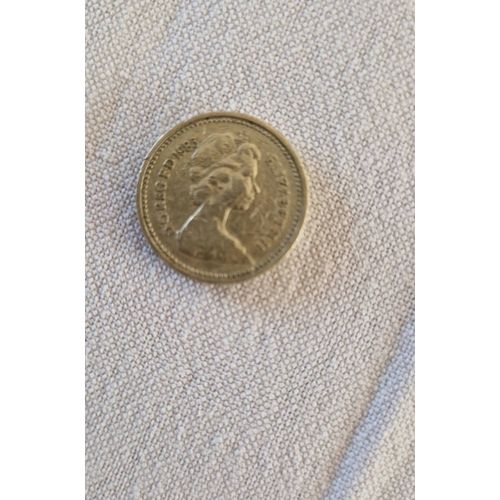 Pièce De 1 Pound De 1983 En Très Bon État